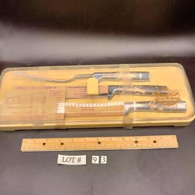 93 - carvel hall carving set