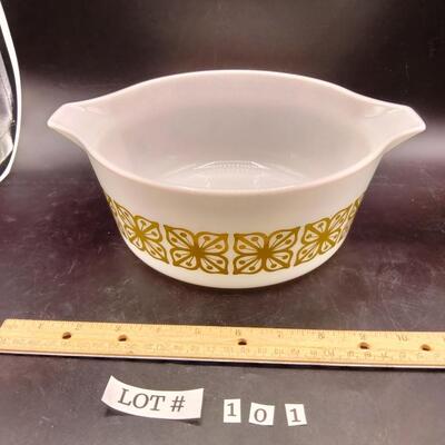 101 - pyrex casserole dish