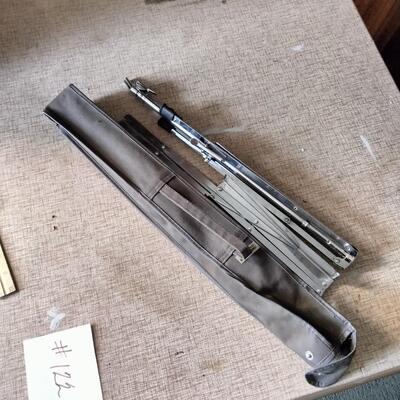 122 - vintage metal folding music stand