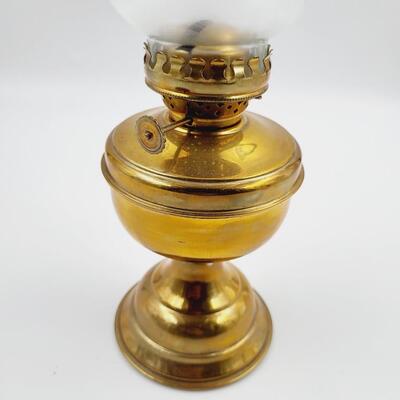 BRASS TABLE OIL LANTERN