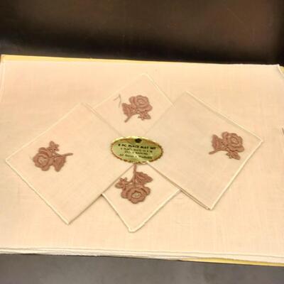 130 - linen lot
