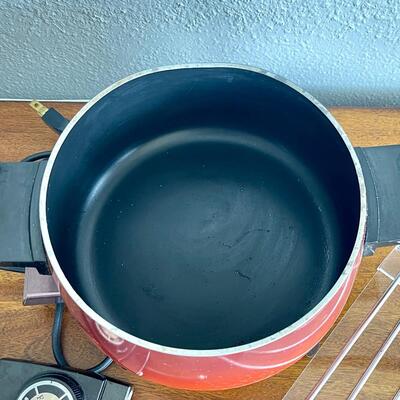 Vintage Montgomery Wards Signature Fondue Pot