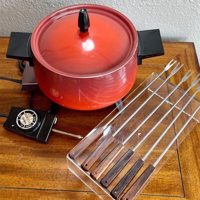 Vintage Montgomery Wards Signature Fondue Pot