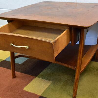 Nice MCM End Table with Drawer