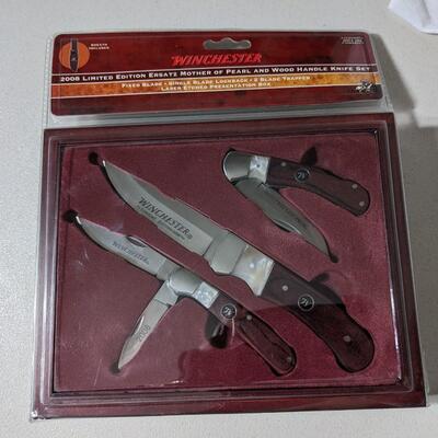 NIB Winchester Mother of Pearl and Wood Handle Knife Set