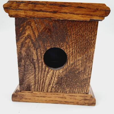 SMALL BEDSIDE BATTERY OPERATED CLOCK