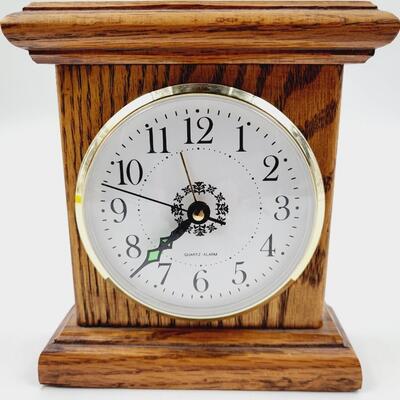 SMALL BEDSIDE BATTERY OPERATED CLOCK