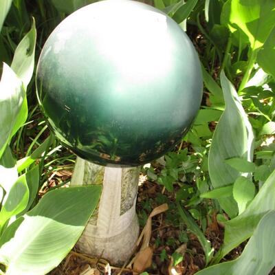 Shepherd Hooks, Gaze Ball on Stand