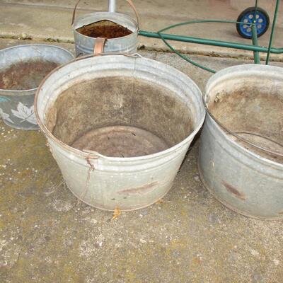 Tin Buckets, Mobile garbage Can Holder