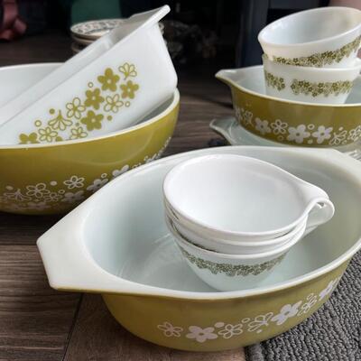 Crazy Daisy Pyrex lot