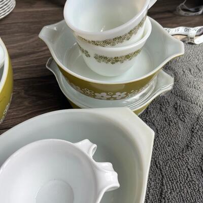 Crazy Daisy Pyrex lot