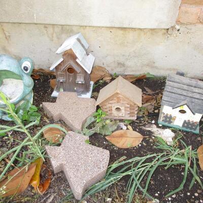 Bird Houses, Small Cement Texas Stones
