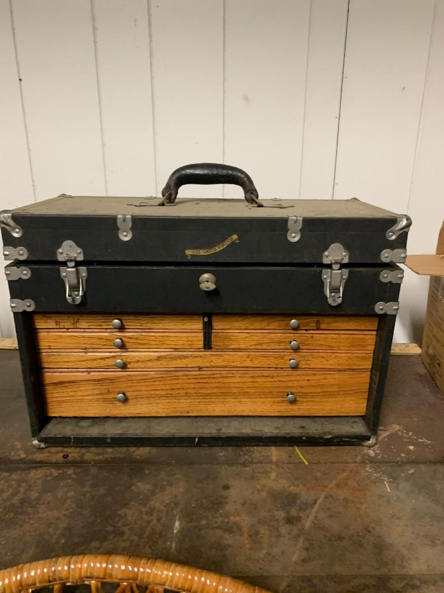 Vintage Gun cleaning tool box comes with everything inside it