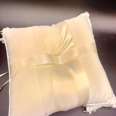 149 - satin ring pillow