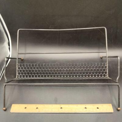 152 - MCM metal rack