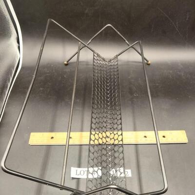 152 - MCM metal rack