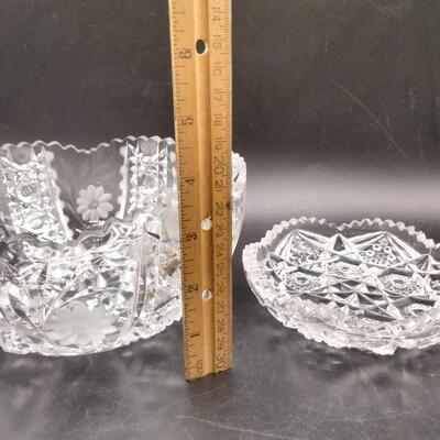 160 - 2 glass bowls lot