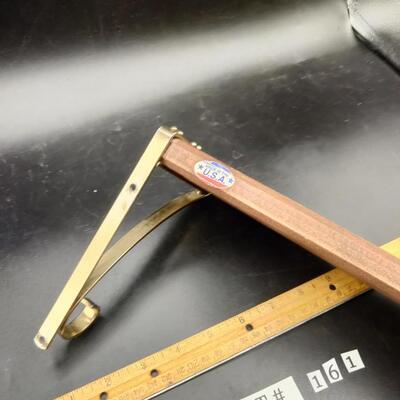 161 -wooden expandable shelf