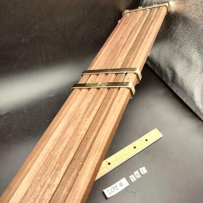 161 -wooden expandable shelf