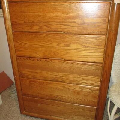 Oak Chest of Drawers