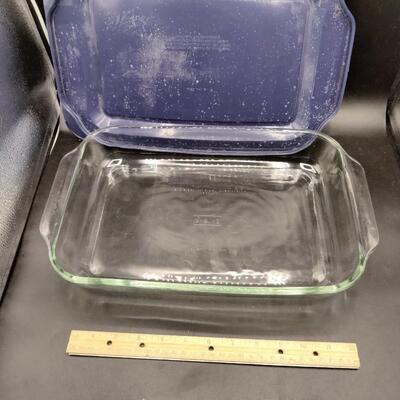 181 - pyrex glass pan