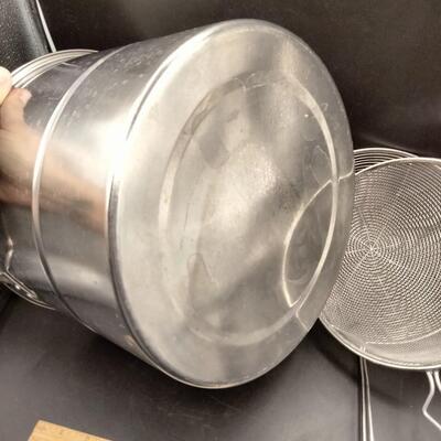 182 - Stock pot steamer/mesh strainers