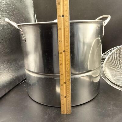 182 - Stock pot steamer/mesh strainers