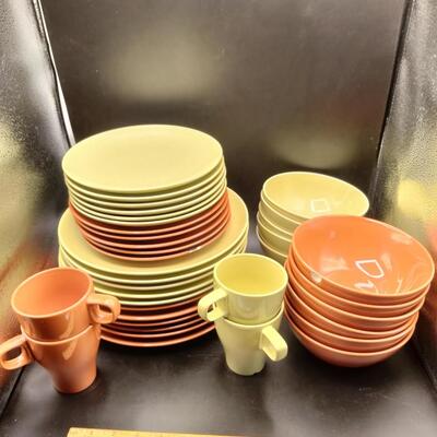 186 - Ceramic Dish Set