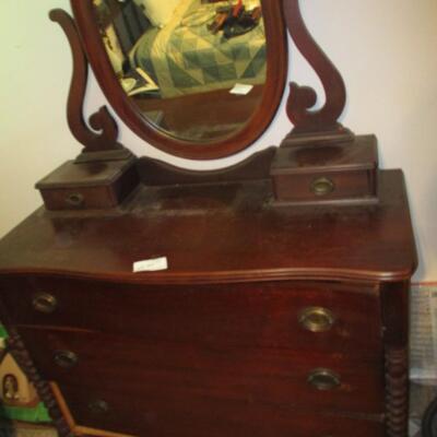 Dixie Mahogany Dresser & Mirror