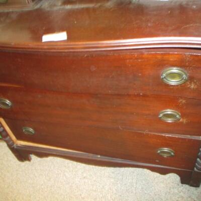 Dixie Mahogany Dresser & Mirror