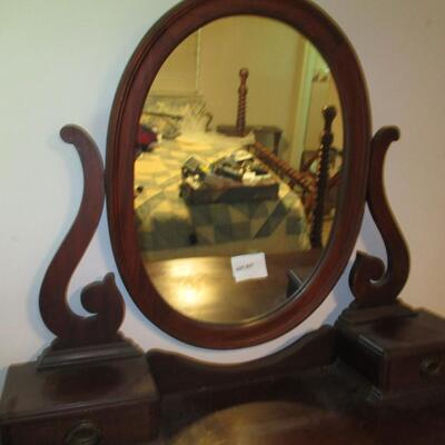 Dixie Mahogany Dresser & Mirror