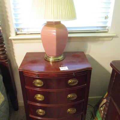 Mahogany Dixie Nightstand & Lamp