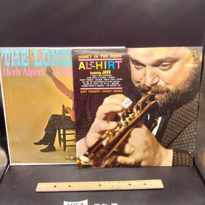 227 - 2 vinyls lot