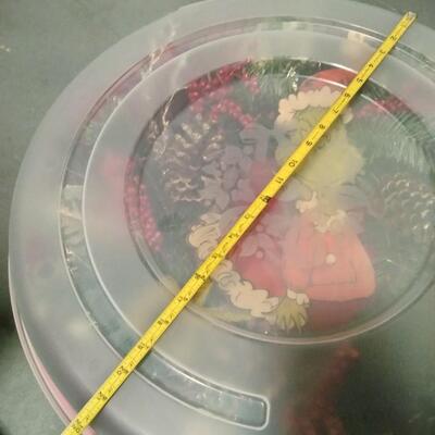 229 - Christmas Wreath, Grinch & Storage Container