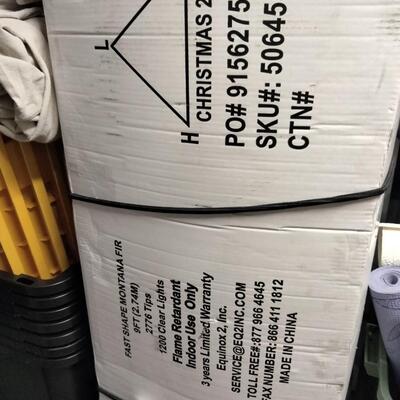 234 - 9' pre lit christmas tree