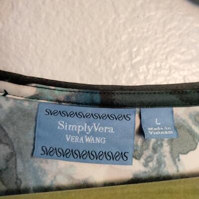 241 - Simply Vera Vera Wang Top Large