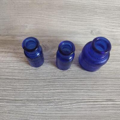 Set of 3 blue apothecary bottles
