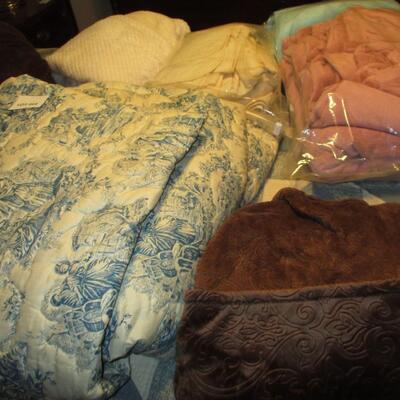Various Blankets, Quilts