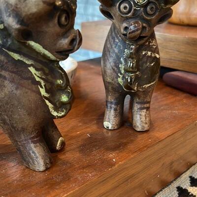 Vintage clay Peruvian bulls