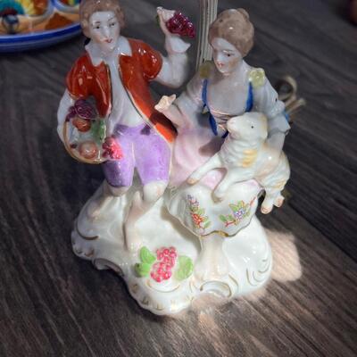 Antique porcelain colonial style lamp