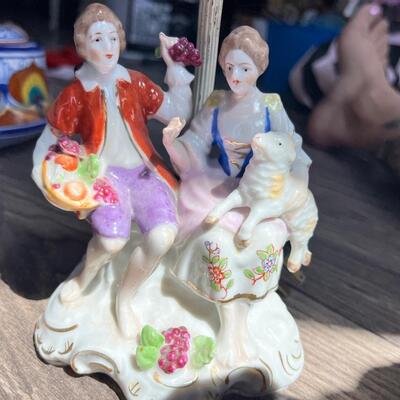 Antique porcelain colonial style lamp