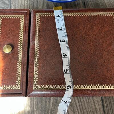 Vintage vinyl leather jewelry box/case
