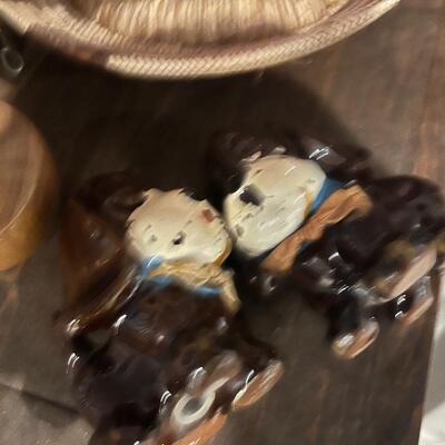 Vintage hound dog shakers