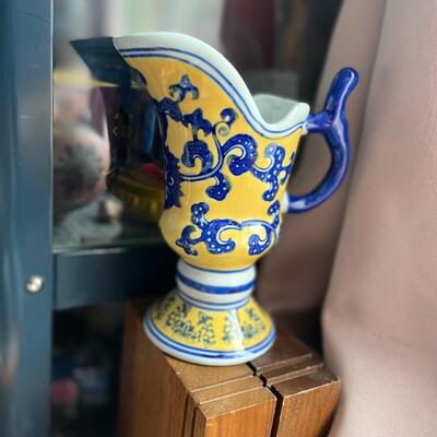 Vintage ceramic flower vase