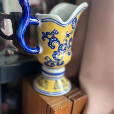Vintage ceramic flower vase