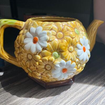 Retro Hull teapot