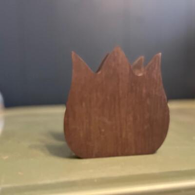 Vintage solid wood tulip napkin holder