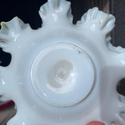 Milk glass with ruffled edge catchall
