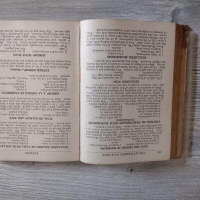 Vintage cookbook: The Way to a Man's heart the Settlement Cookbook