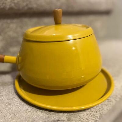 Mcm fondue pot
